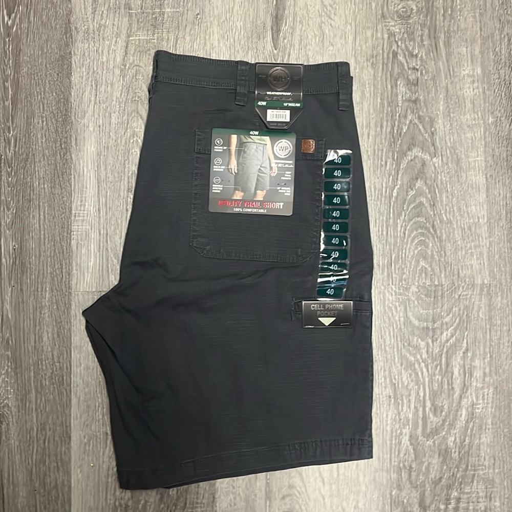 Weatherproof 40w NWT Shorts